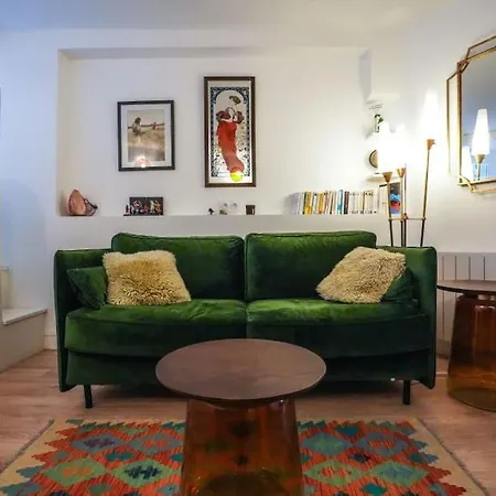 Cozy Studio With Amazing Location *